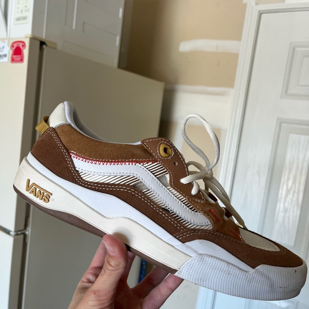 Vans Men's Brown and Cream Sneakers